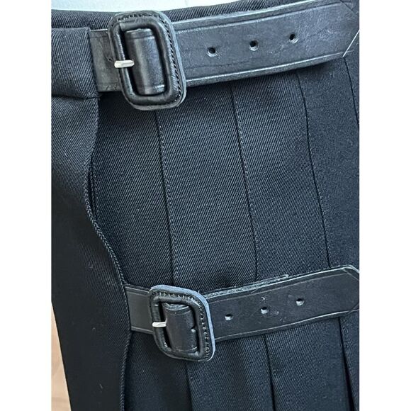 Burberry mid lentgh skirt .. - Picture 4 of 7